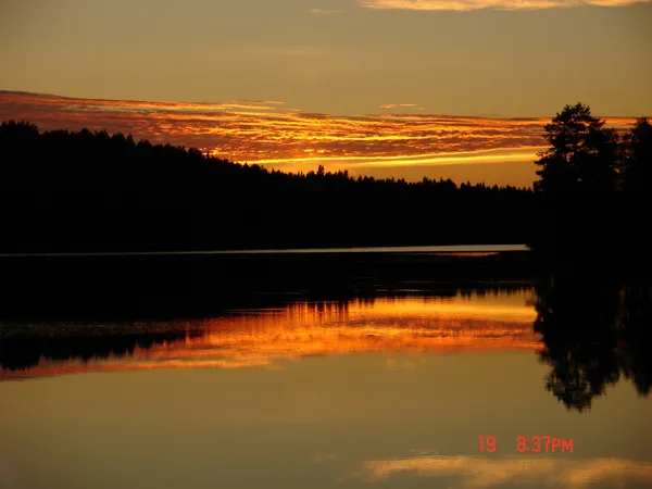 Закат на озере Конец-Сарское (Ленинградская область)