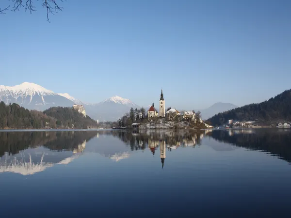 Озеро Блед и Мариинская церковь (Словения)