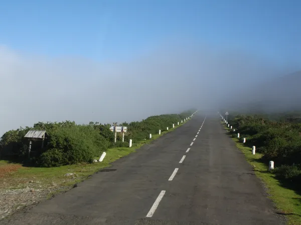 «Дорога в никуда», самая верхняя точка перевала на Мадейре (Португалия)